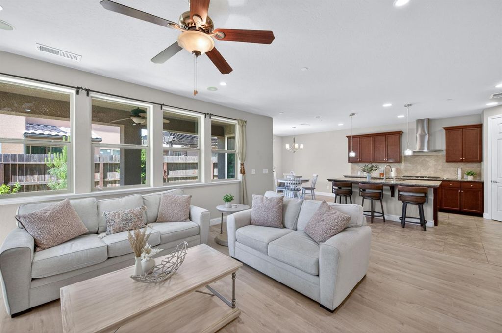 Image 5 of property listing at 1634 E Autumn Sage Avenue, Fresno, CA 93730