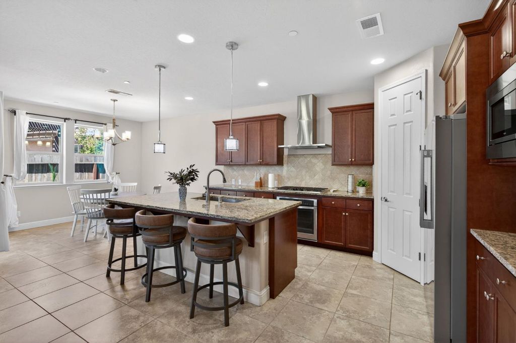 Image 9 of property listing at 1634 E Autumn Sage Avenue, Fresno, CA 93730