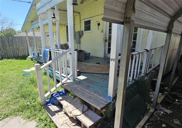 1630 Brentwood Dr, Corpus Christi, TX 78415