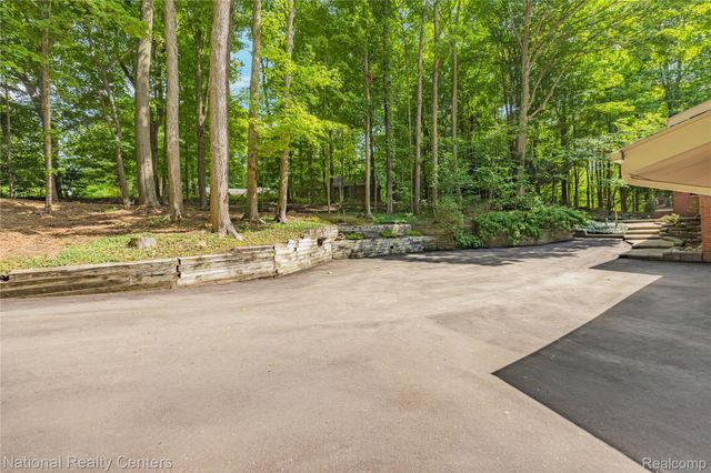 20173 W Whipple Drive, Northville Township, MI 48167