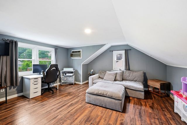170 Brittany Rd, Springfield, MA 01151