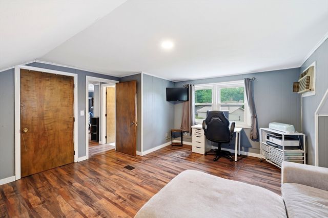 170 Brittany Rd, Springfield, MA 01151