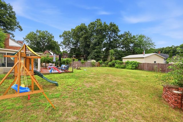 170 Brittany Rd, Springfield, MA 01151