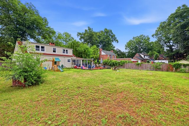 170 Brittany Rd, Springfield, MA 01151