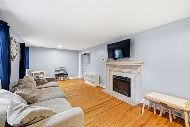 170 Brittany Rd, Springfield, MA 01151