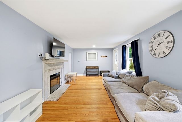 170 Brittany Rd, Springfield, MA 01151