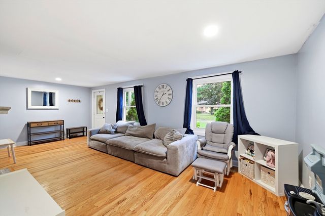 170 Brittany Rd, Springfield, MA 01151