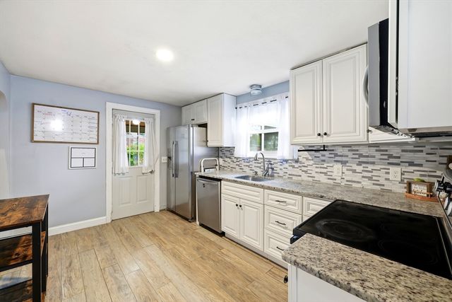 170 Brittany Rd, Springfield, MA 01151