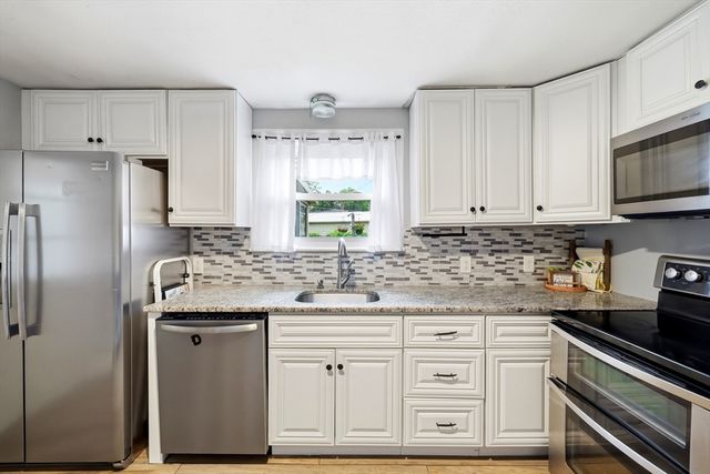 170 Brittany Rd, Springfield, MA 01151