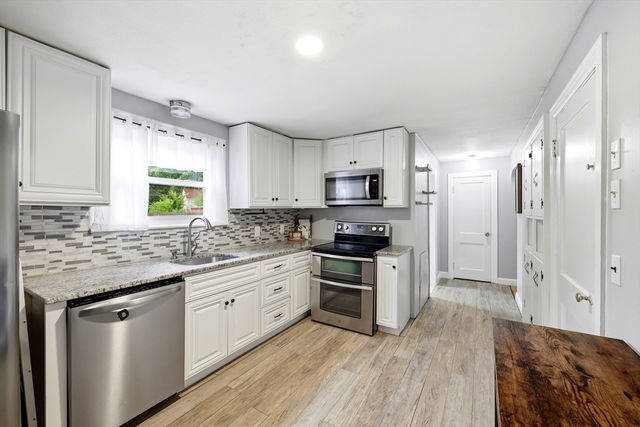170 Brittany Rd, Springfield, MA 01151