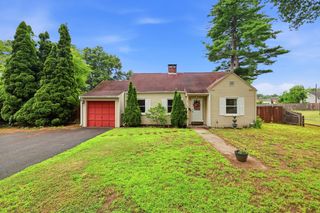 170 Brittany Rd, Springfield, MA 01151