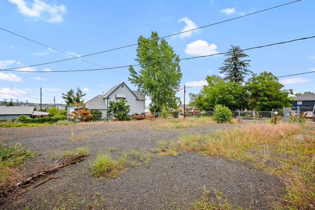 608 S Hatch St, Spokane, WA 99202