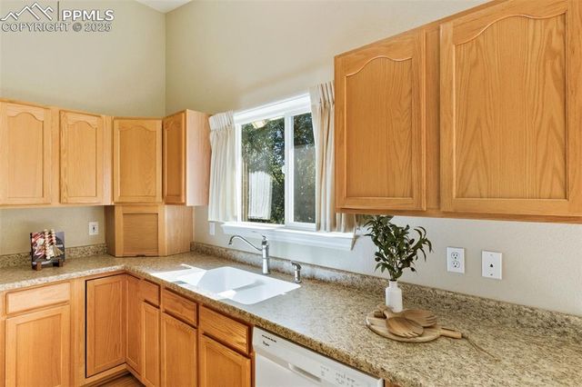 3263 Chestnut Glen Lane, Colorado Springs, CO 80918