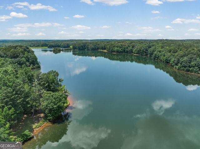 75 Waters Edge Lane, Newnan, GA 30263