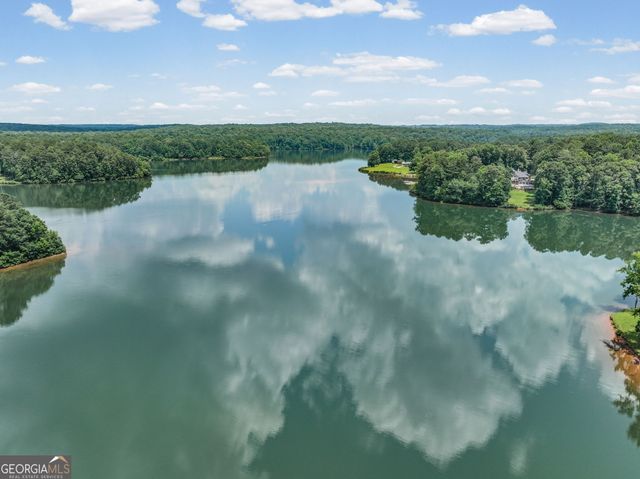 75 Waters Edge Lane, Newnan, GA 30263