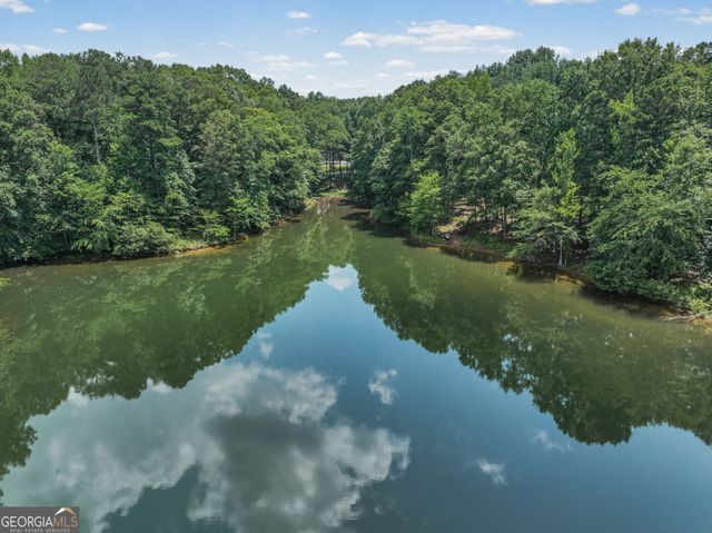 75 Waters Edge Lane, Newnan, GA 30263