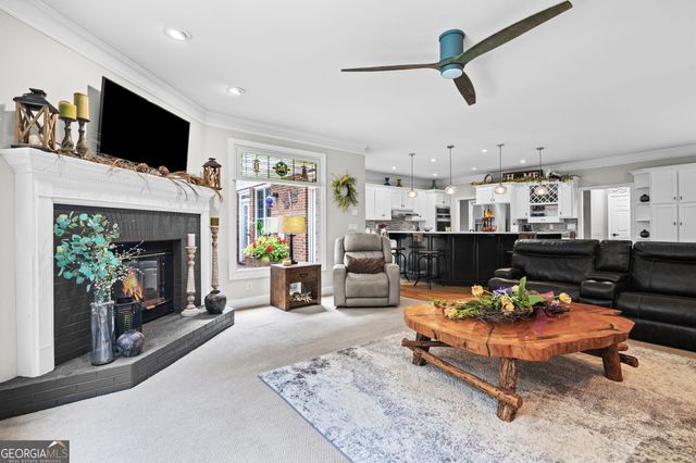 75 Waters Edge Lane, Newnan, GA 30263