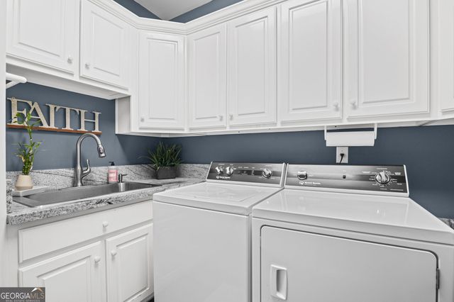 75 Waters Edge Lane, Newnan, GA 30263