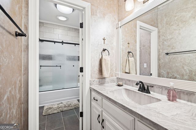 75 Waters Edge Lane, Newnan, GA 30263