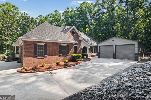 75 Waters Edge Lane, Newnan, GA 30263