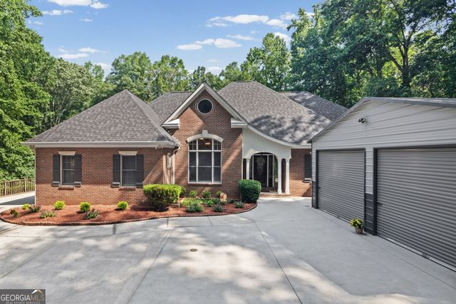 75 Waters Edge Lane, Newnan, GA 30263