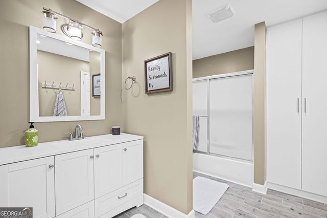 75 Waters Edge Lane, Newnan, GA 30263