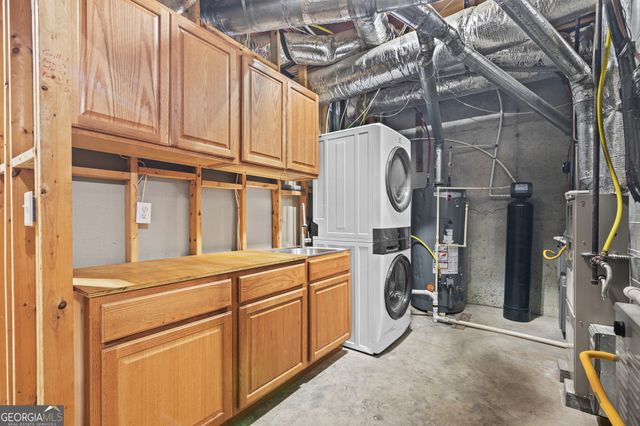 75 Waters Edge Lane, Newnan, GA 30263
