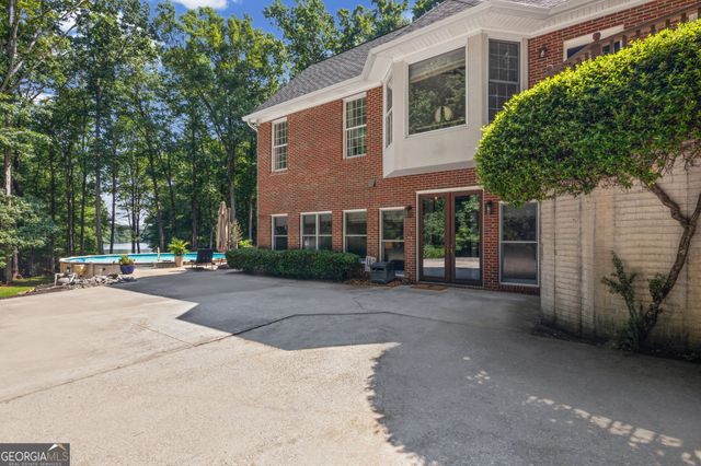 75 Waters Edge Lane, Newnan, GA 30263