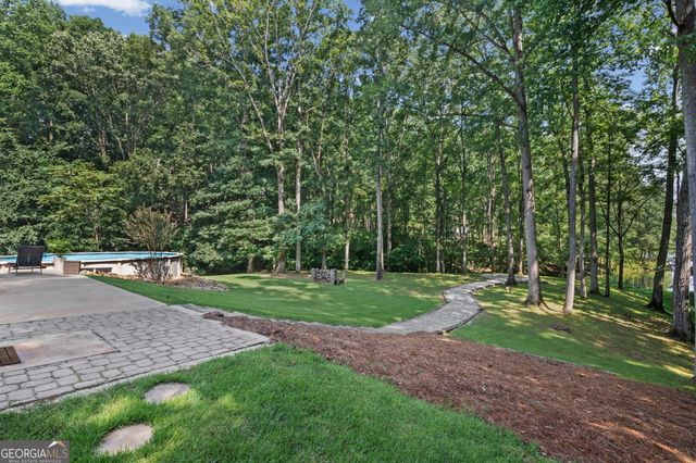75 Waters Edge Lane, Newnan, GA 30263