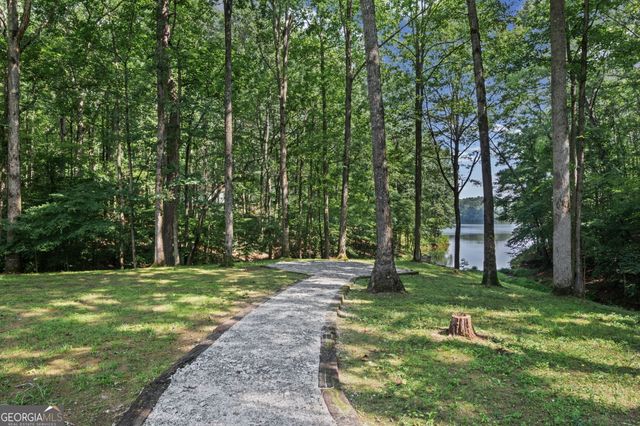 75 Waters Edge Lane, Newnan, GA 30263