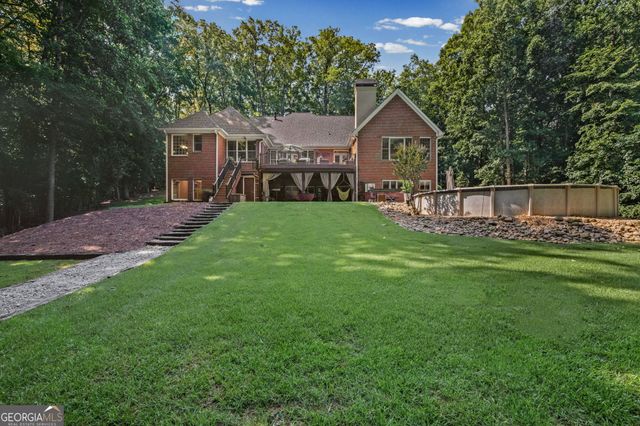 75 Waters Edge Lane, Newnan, GA 30263