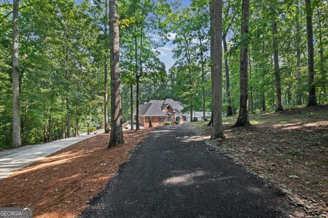 75 Waters Edge Lane, Newnan, GA 30263