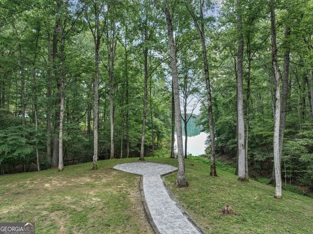 75 Waters Edge Lane, Newnan, GA 30263