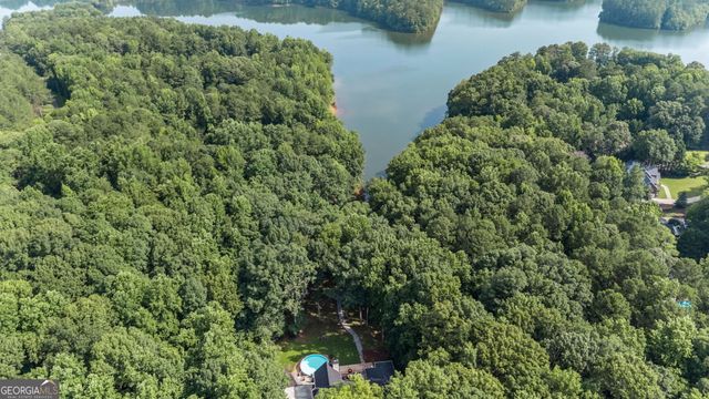 75 Waters Edge Lane, Newnan, GA 30263