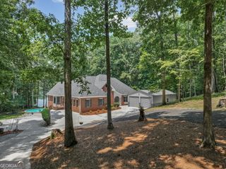 75 Waters Edge Lane, Newnan, GA 30263