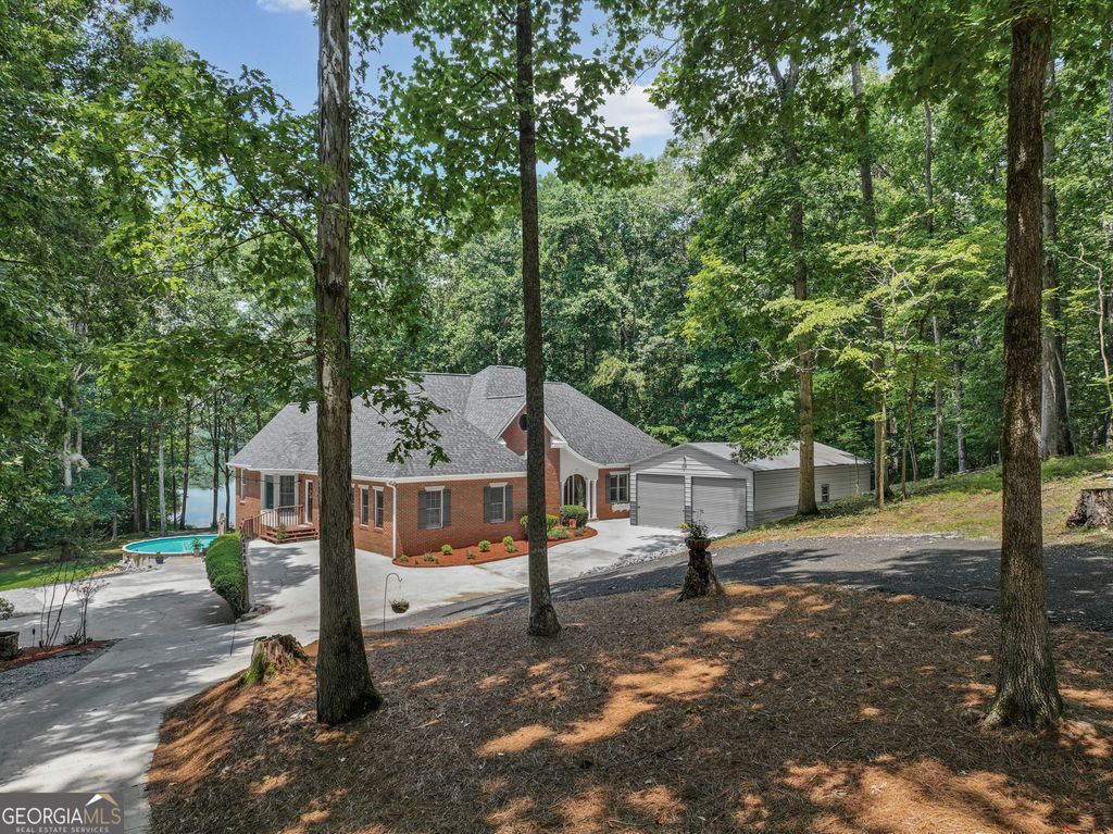 75 Waters Edge Lane, Newnan, GA 30263