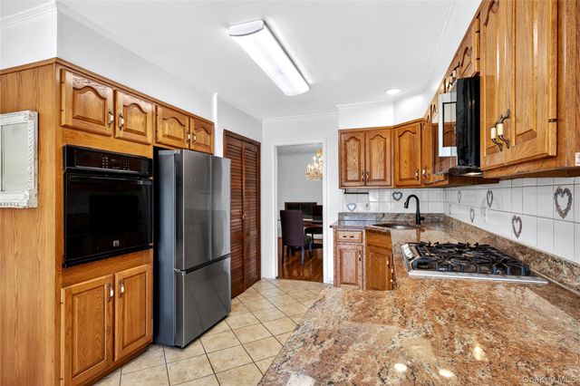 11 Hazelwood Drive, Jericho, NY 11753