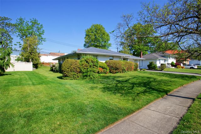 11 Hazelwood Drive, Jericho, NY 11753