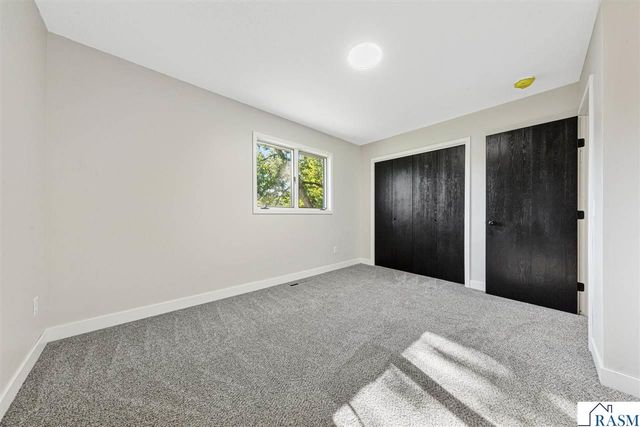 1639 Pleasant View Drive, North Mankato, MN 56003