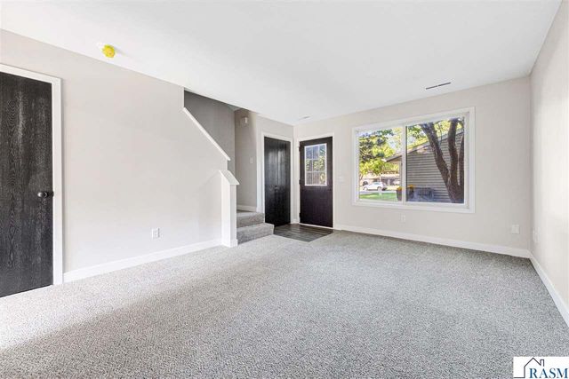 1639 Pleasant View Drive, North Mankato, MN 56003
