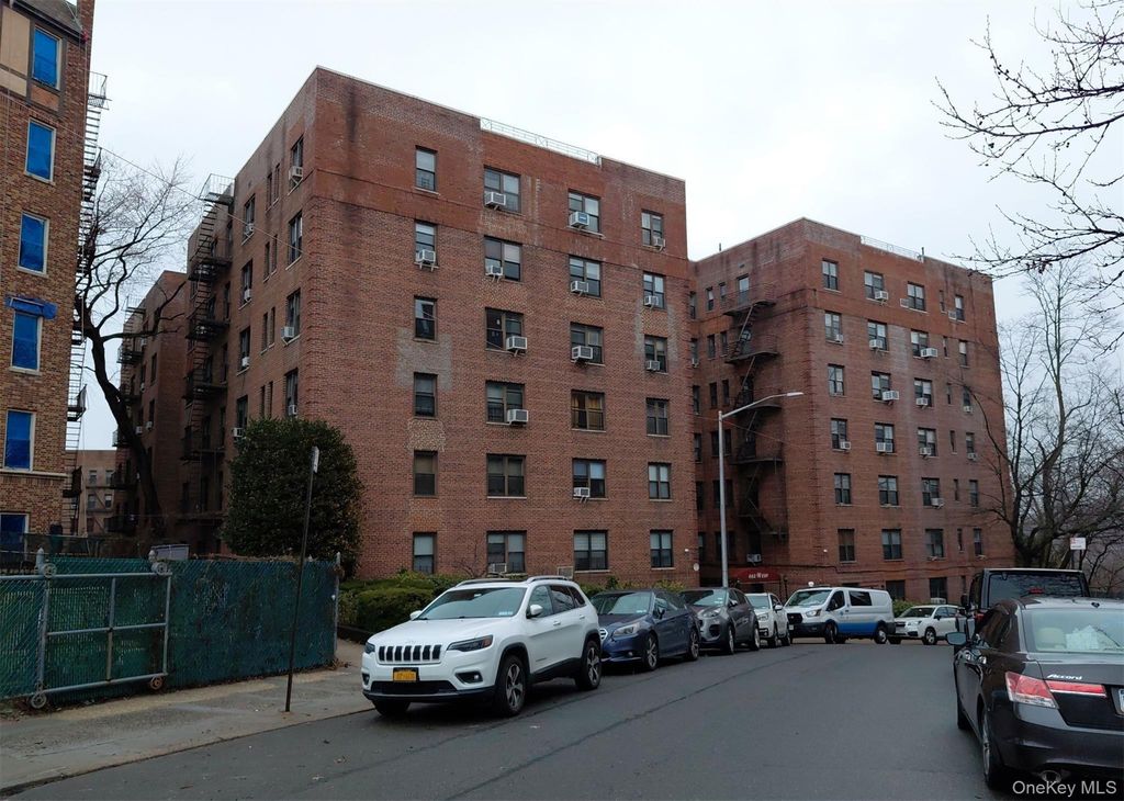 445 W 240th Street 2G, Bronx, NY 10463