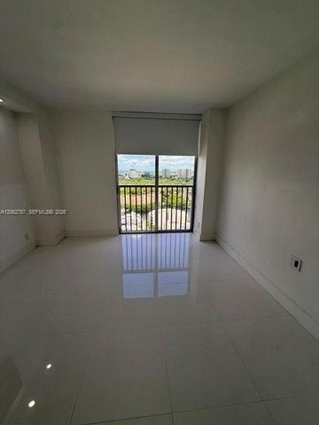 19707 Turnberry Way 24B, Aventura, FL 33180