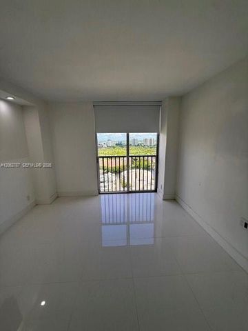 19707 Turnberry Way 24B, Aventura, FL 33180