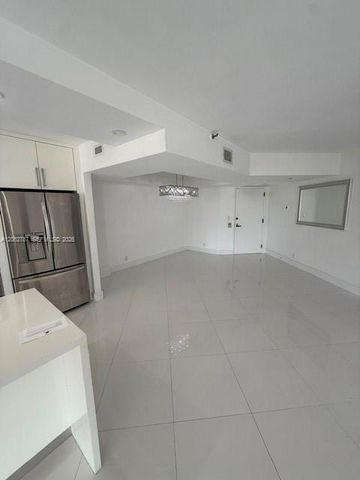 19707 Turnberry Way 24B, Aventura, FL 33180