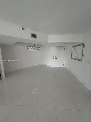 19707 Turnberry Way 24B, Aventura, FL 33180