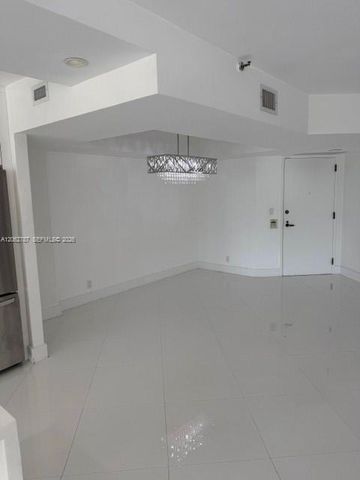 19707 Turnberry Way 24B, Aventura, FL 33180
