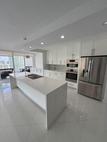 19707 Turnberry Way 24B, Aventura, FL 33180