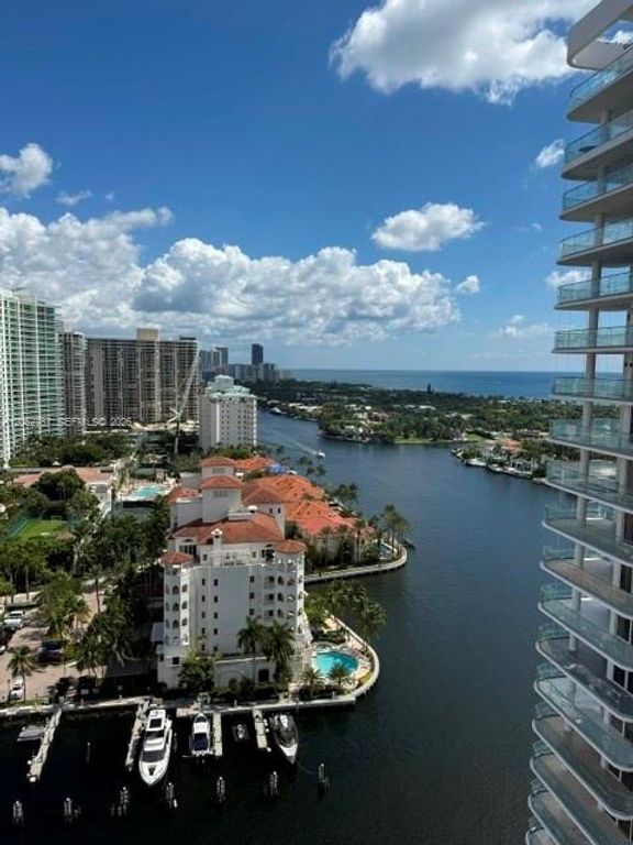 19707 Turnberry Way 24B, Aventura, FL 33180