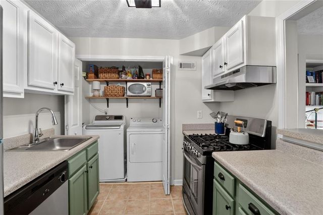 2830 Vinings Central SE Drive, Atlanta, GA 30339