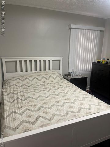 8109 Beaverland, Redford, MI 48239